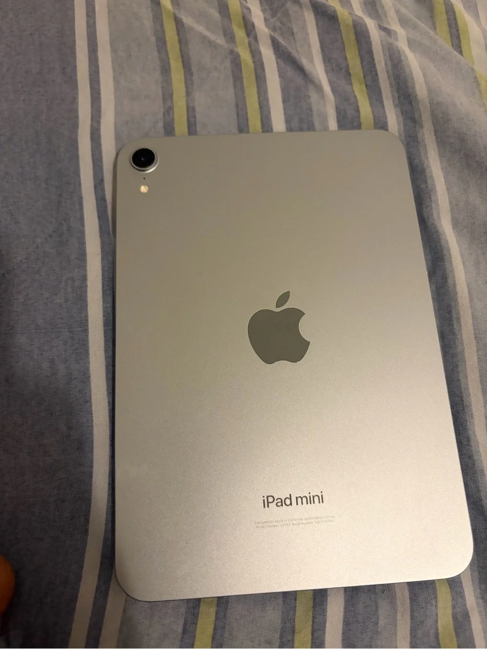 Apple iPad in Black with Dark Display only 1 cicle of charge iPad mini a17 pro